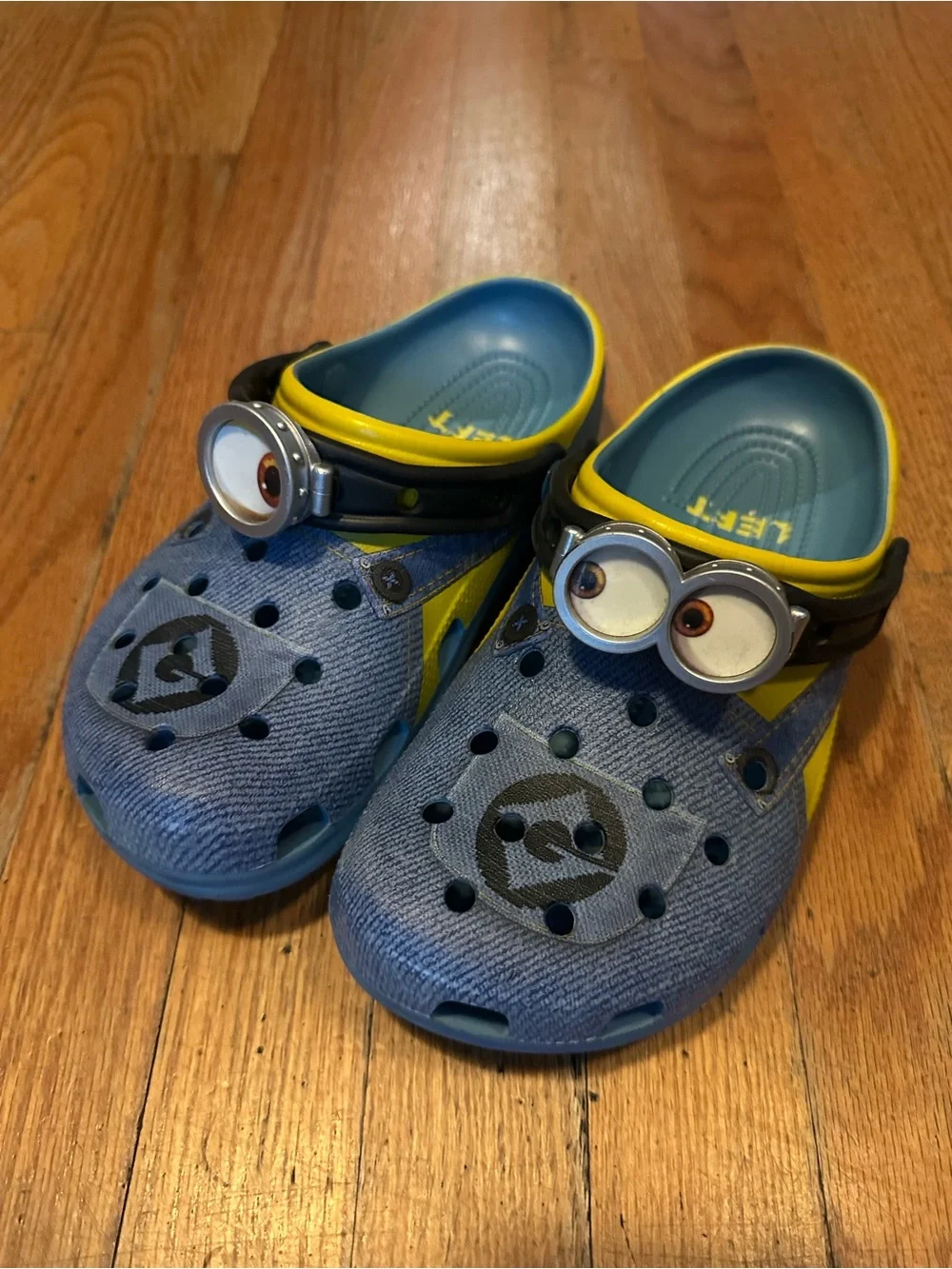 CROCS minion size